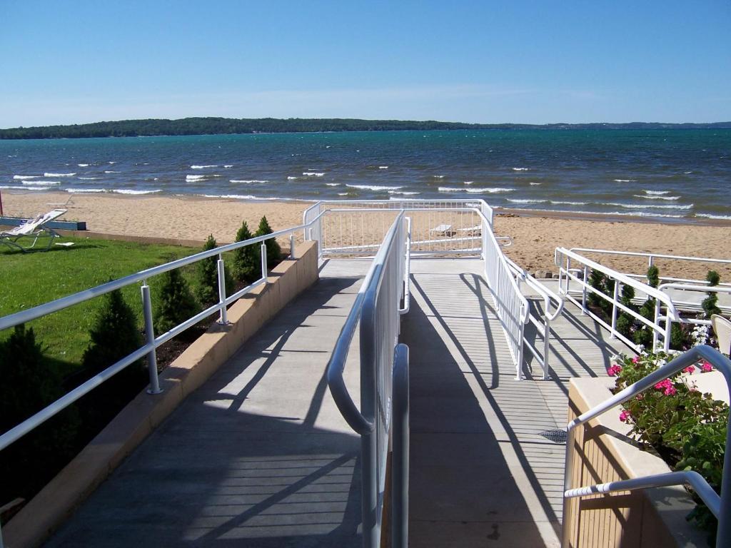 Pinestead Reef Resort Traverse City Esterno foto